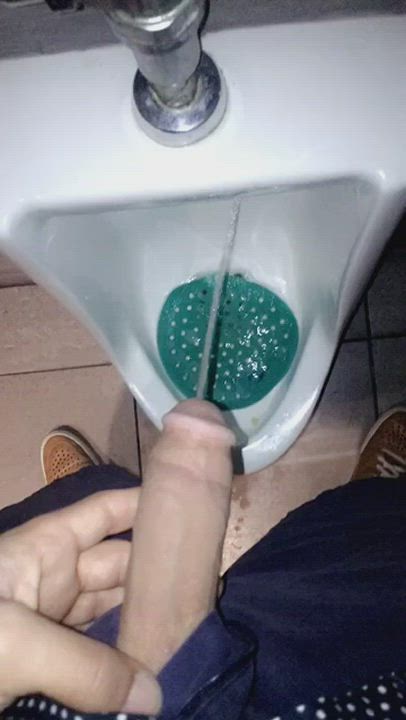 Pee Peeing Public clip