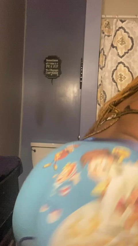 big ass ebony thot twerking thick-booty clip