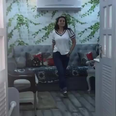 Ameesha Patel bouncing boobs  ??????