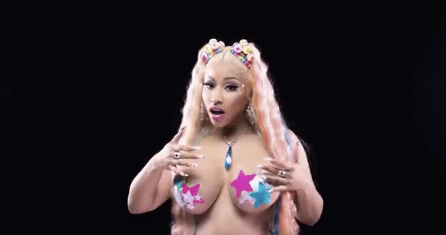 Nicki-Minaj-Big-Topless-Tits