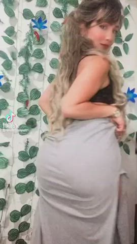 Big Ass Skirt Twerking clip