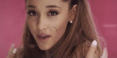 Ariana Grande clip