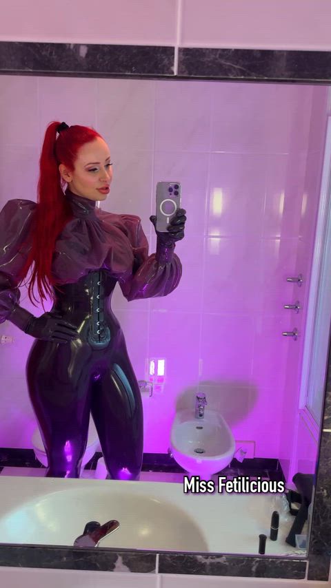 Purple latex looks so good 💜