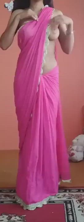 Want to tryout a saree so bad! :(