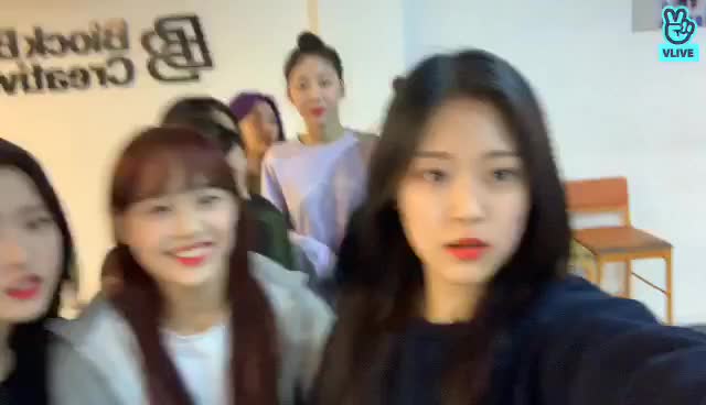 V LIVE - [이달의 소녀] 갑자기 긴급V 5