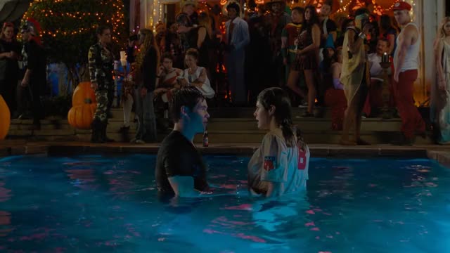 When We First Met / Kiss Scene (Alexandra Daddario and Adam DeVine)