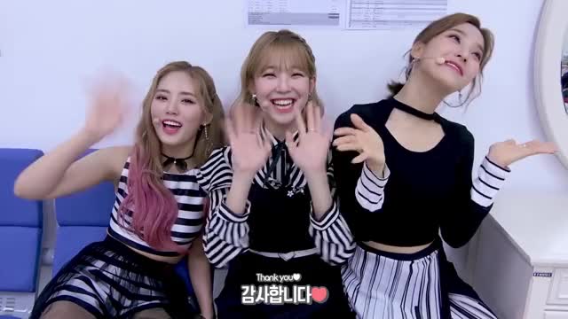 Jiheon wave and heart (ft. unnies)