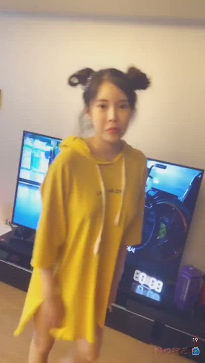 Asian Cute Korean Tease clip