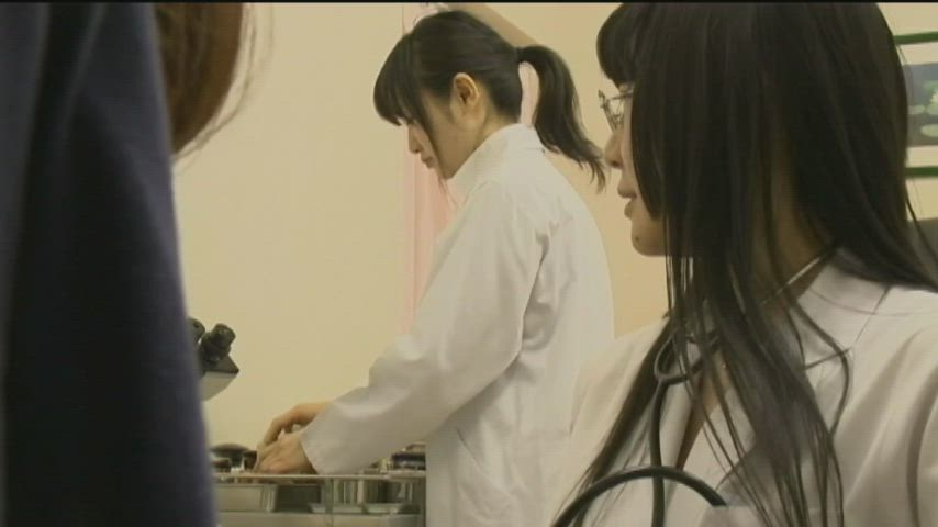 Doctor dismisses her assistant to focus on patient [HTMS-070]