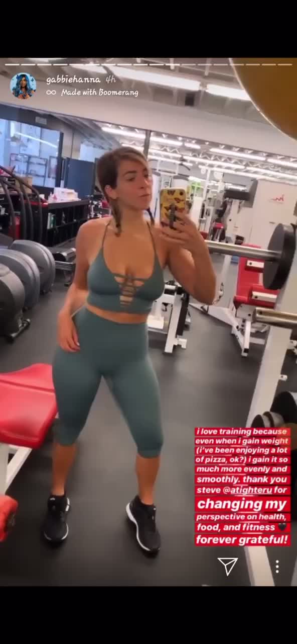 Sexy Gabbie Hanna can’t help but shake her big ass in the gym in tight  gray gym