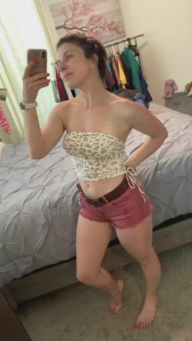 Body Non-nude Tits White Girl clip