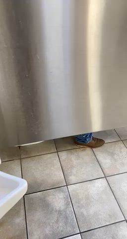 Who else likes seeing cocks out at the urinals?