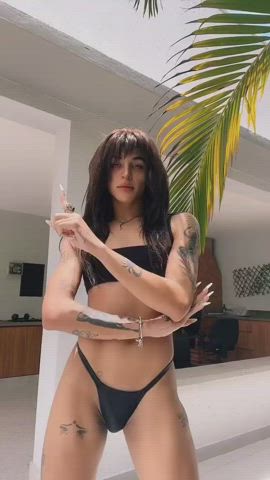 Dancing Muscular Girl Sex clip