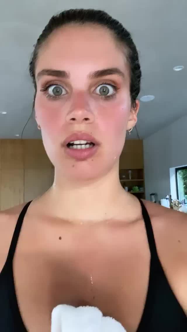 Sara Sampaio clip