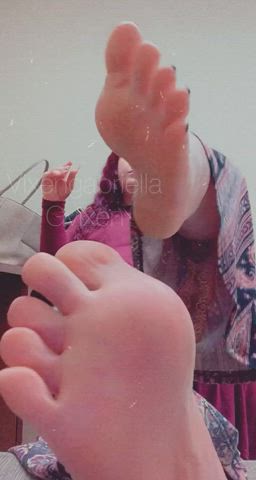 Let me press my soft feet on your face 🥰😋 🦶🏻💜💜💜