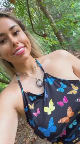 Areolas Blonde Bouncing Tits Flashing Huge Tits Kiss Natural Tits Nipple Piercing