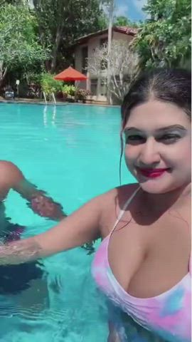 BBW Big Tits Cute Lips Lipstick Natural Tits Wet clip