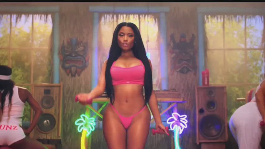 I want a hung goon bud to pound me to the anaconda video for mommy Nicki 🤤