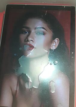 Zendaya cum trib