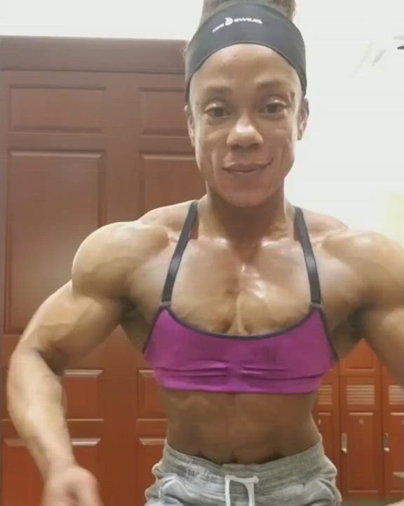 Bodybuilder Fitness Muscular Girl Selfie clip
