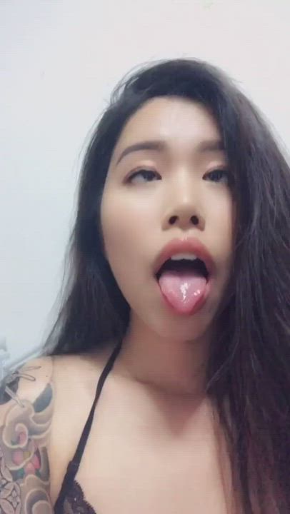 Ahegao Asian Babe Tongue Fetish clip