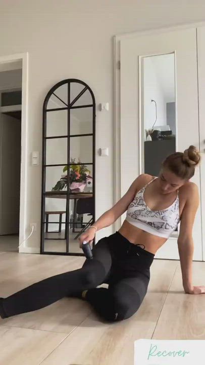 Blonde Mirror Workout clip