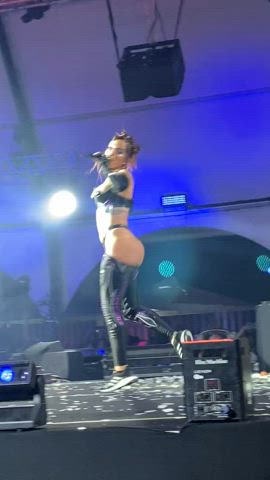 anitta celebrity twerking clip