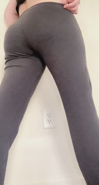 Do you like my juicy ass? [f]