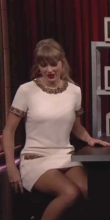 Dress Legs Taylor Swift clip