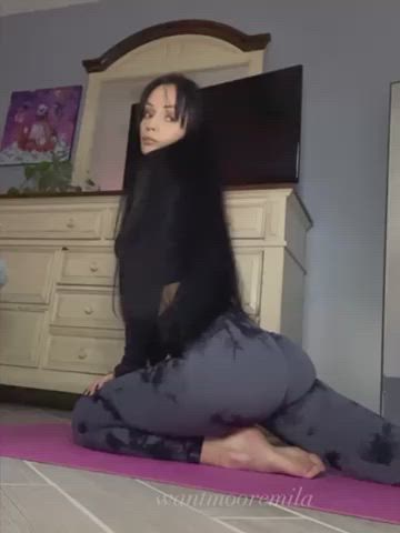 feet long hair yoga yoga pants clip