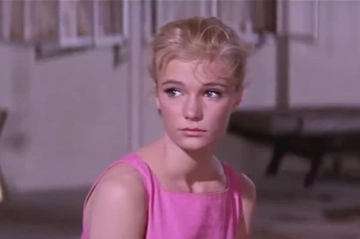 blonde cute vintage clip