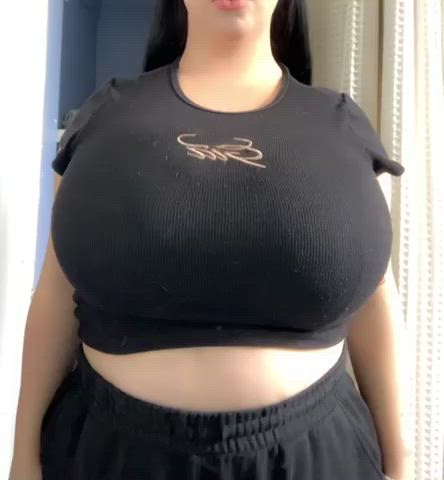 Revealing my natural 38L tits OC