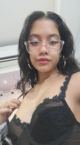 bongacams camsoda camgirl chaturbate latina model tits clip