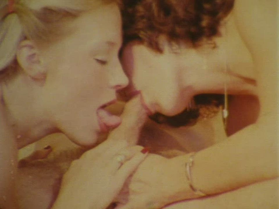 Blowjob Threesome Vintage clip