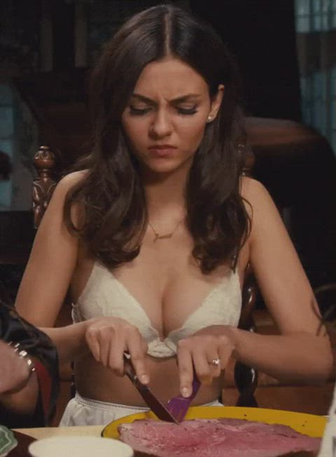 bra cleavage victoria justice clip