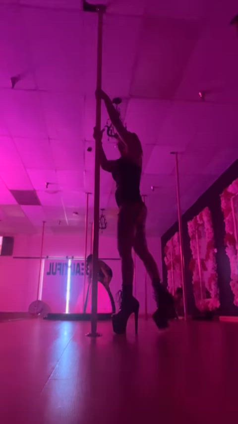 asian asianhotwife pole dance r/asiansgonewild amateur-girls asian-girls-white-cocks