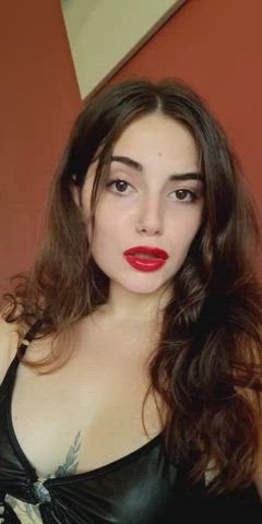 amateur brunette findom lips lipstick lipstick fetish onlyfans teen tits clip