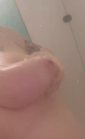 bbw natural tits nipples shower tits clip