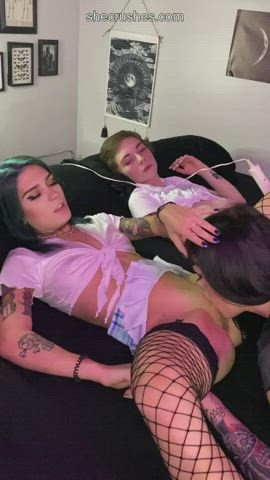 Goth Lesbian Pussy eating