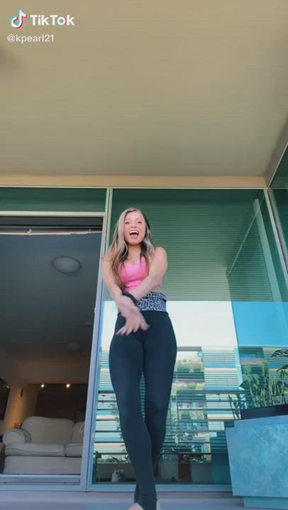 Flexible TikTok White Girl clip