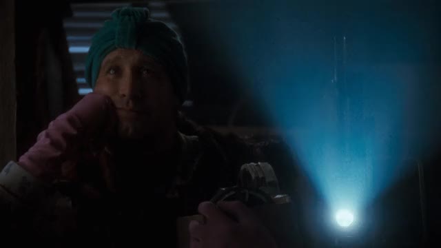 National-Lampoons-Christmas-Vacation-1989-GIF-00-34-25-watching-movie