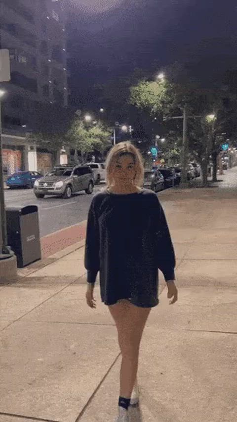 Sexy tits in the street