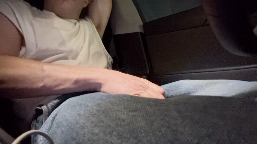 Imagine you catch your Uber driver doing this as you walk up. Do you sit in the