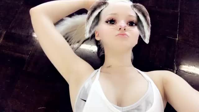 dove cameron clip