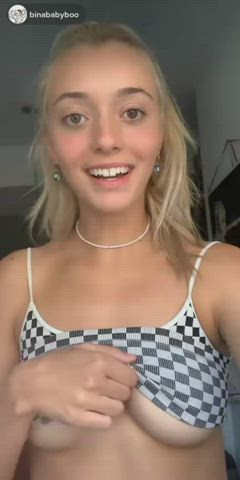 Blonde Flashing tits rate