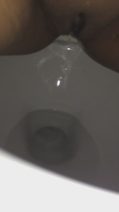 First time recording myself peeing, sorry for the bad angle I was nervous