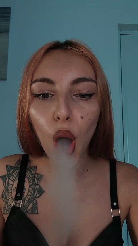 Let's share the smoke and make our lips happy