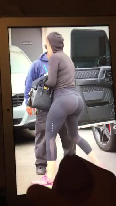 Cumming on Khloe Kardashian's Ass
