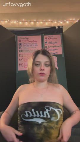 amateur flashing goth clip