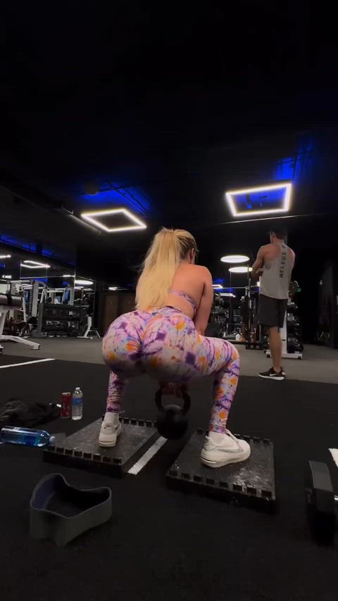 Let's do a leg day together, I'll give you a reward later😏